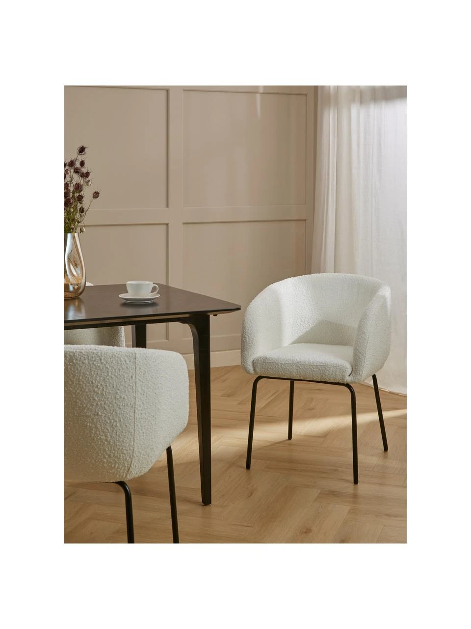 Westwing Collection Bouclé-Armlehnstühle Alani in Weiß, 2 Stück, B 58 x H 78 cm 6 Westwing Collection Bouclé-Armlehnstühle Alani in Weiß, 2 Stück, B 58 x H 78 cm – Bild 4