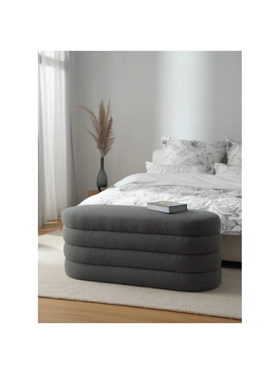 Westwing Collection Bouclé-Polsterbank Alto in Grau, B 110 x H 47 cm 4 Westwing Collection Bouclé-Polsterbank Alto in Grau, B 110 x H 47 cm – Bild 2