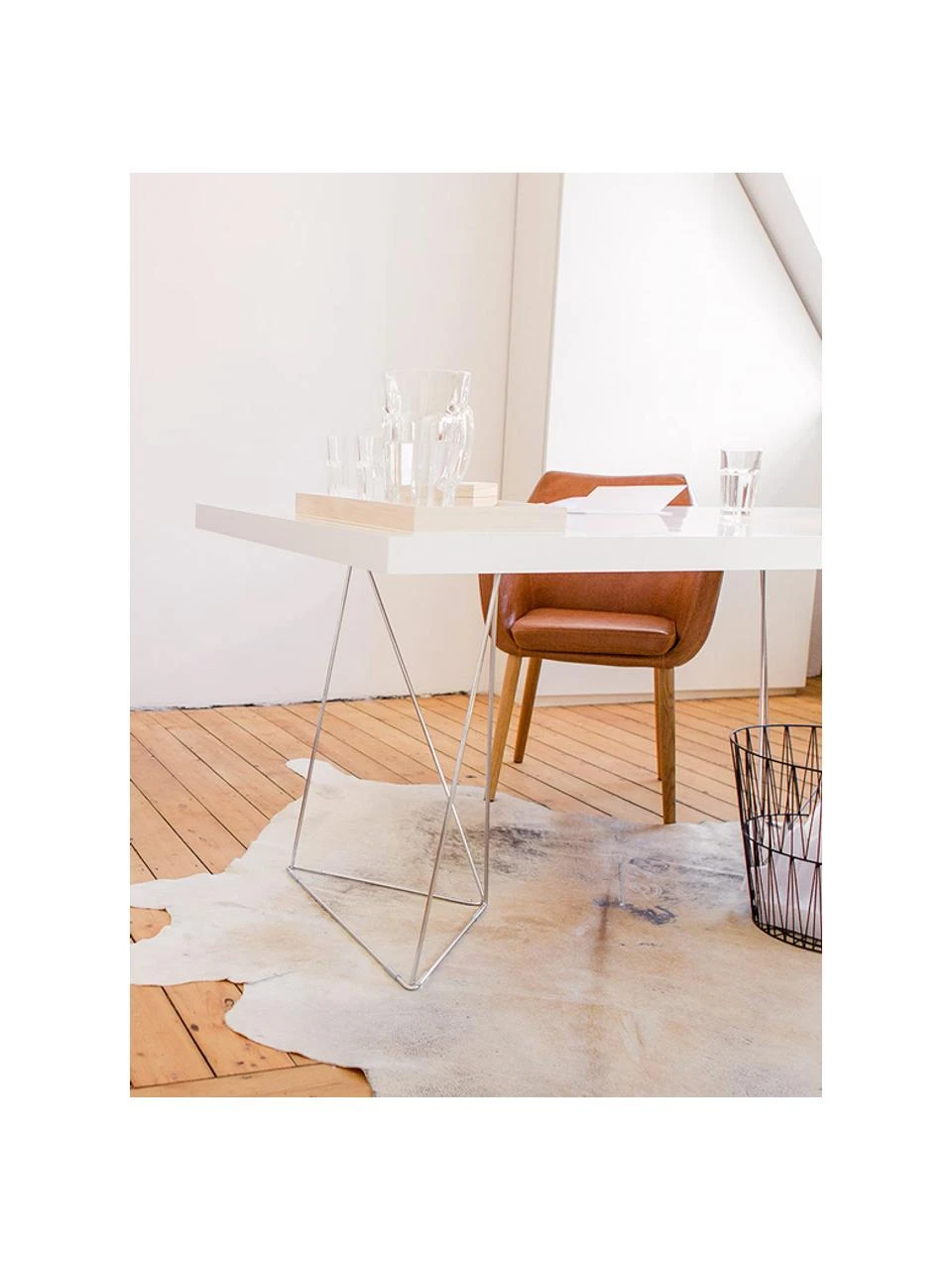 Kunstleder-Armlehnstuhl Nora mit Holzbeine, B 56 x T 55 cm 8 Kunstleder-Armlehnstuhl Nora mit Holzbeine, B 56 x T 55 cm – Bild 6