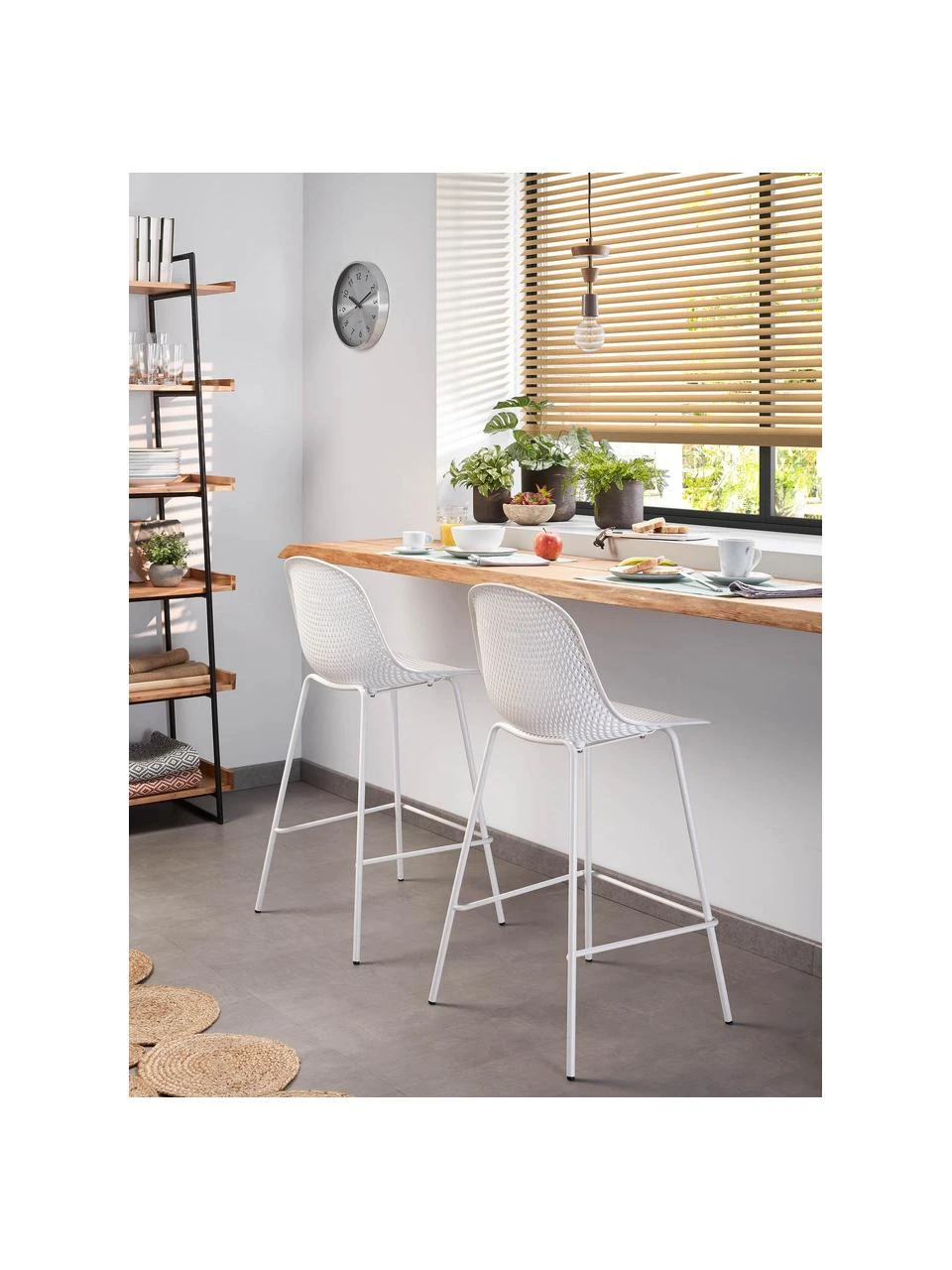 Metall-Barstuhl Quinby in Weiß, B 48 x H 107 cmNur noch 1 Artikel verfügbar 4 Metall-Barstuhl Quinby in Weiß, B 48 x H 107 cmNur noch 1 Artikel verfügbar – Bild 2