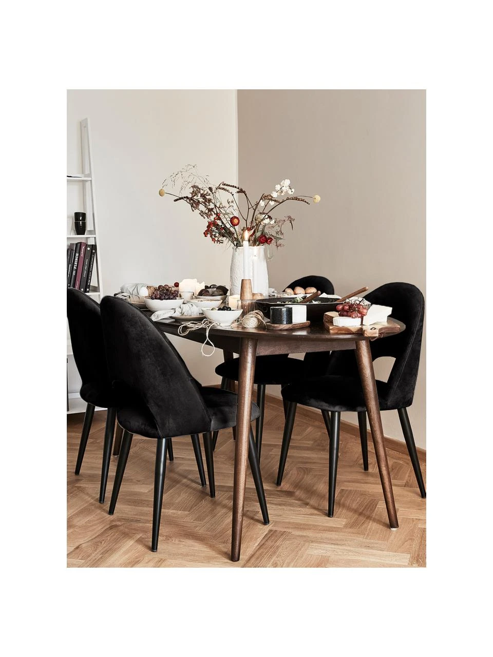 Westwing Collection Samt-Polsterstuhl Rachel in Schwarz, B 53 x T 57 cm 4 Westwing Collection Samt-Polsterstuhl Rachel in Schwarz, B 53 x T 57 cm – Bild 2