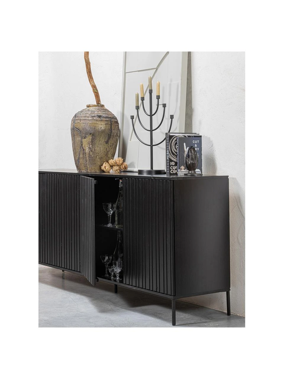 Sideboard Avourio mit geriffelter Front aus Kiefernholz, 4-türig, B 200 x H 85 cm 5 Sideboard Avourio mit geriffelter Front aus Kiefernholz, 4-türig, B 200 x H 85 cm – Bild 3